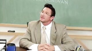 A student girl gets a good mark from her teacher after blowjob