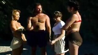 A guy fucked an Asian beauty on the tennis court for passion