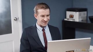 The secretary was fucked by her boss in pantyhose in the office