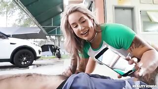 A girl got her pussy wet while waiting for her car to be repaired