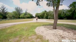 Cute babies fuck at the park in a fun outdoor session