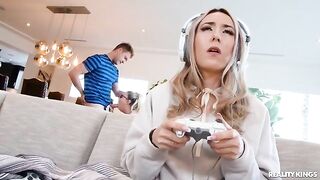 The hot nerd girlfriend fucked by her boyfriend in glasses at home