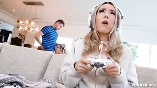 The hot nerd girlfriend fucked by her boyfriend in glasses at home