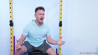 She got her pussy pounded in the gym changing room
