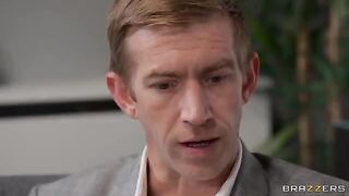 A blonde thief got caught by a psychotherapist on his couch