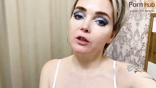 I gave a present to my servant, and she compensated me for her flaws in a steamy Russian homemade scene