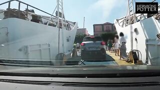 A young German couple is on vacation in Sardinia and fucks on the beach