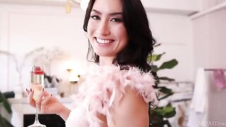 I don't think you can fuck me! - a sexy and beautiful presentation of a naked body