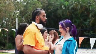 Sex on nature for a young and sexy girl is a real passion