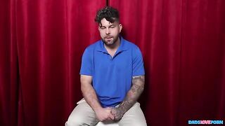 The man tasted the sperm from the wet pussy of the blonde