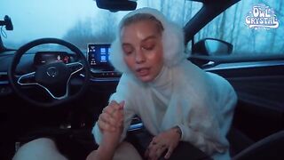 A beautiful young college girl gets fucked by a stranger in his car