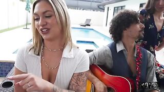 Can you make a blowjob without passion? A girl tried to do it