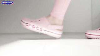 The girl in a suit is comfortable to fuck with and feels free