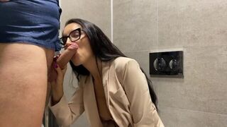 A guy fucked sexy secretary in the booth