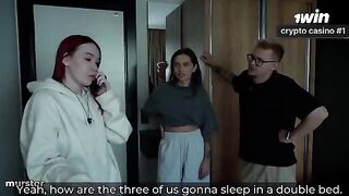 I masturbate calmly while my girlfriend is being fucked, in a risky setup