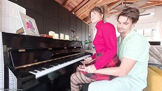 The girl conducts the symphony of her pussy with passion