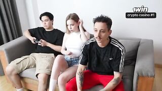 The team is assembled, it's time to work on her orgasm! (Cuckold)