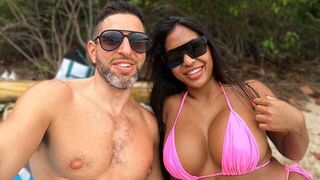 A vacation at the sea: sun, sea, and sex at sunset with a stunning bombshell