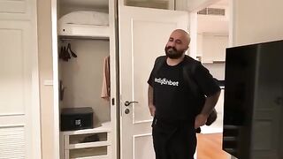 This üvey father will make you feel uncomfortable, but it's funny