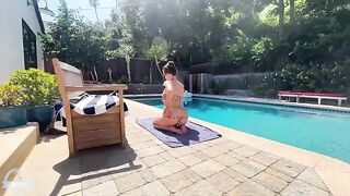 A woman with big tits has sex in the pool with her boyfriend