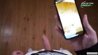 The girl was sucking her boyfriend’s dick, but he didn’t notice her