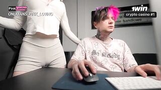 A hot girl rubs her pussy on the rubbing table to achieve orgasm