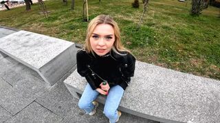 A couple got acquainted on the street and fucked at home